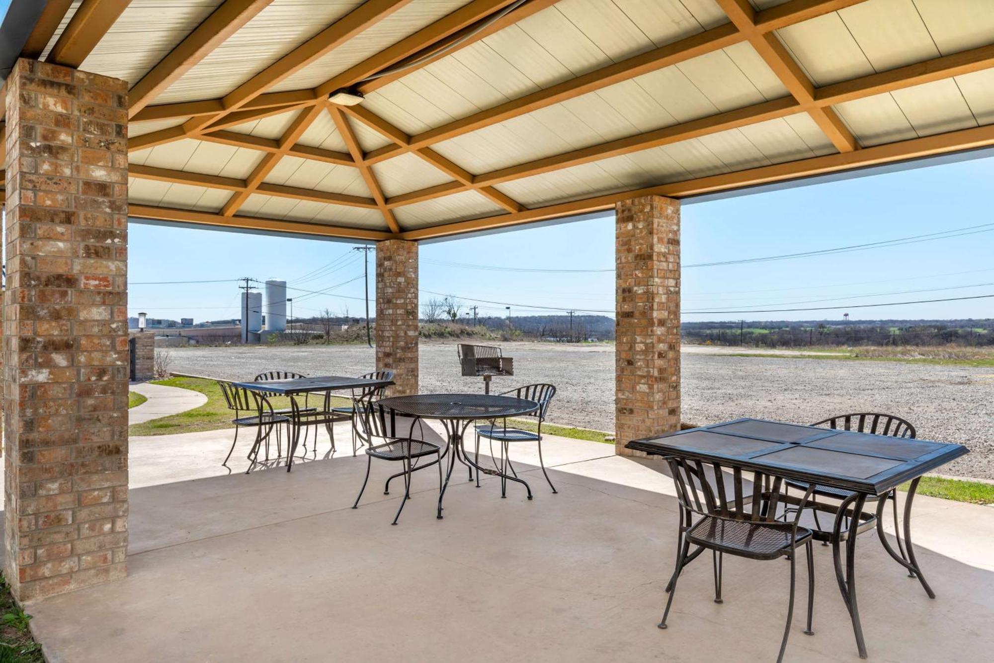 Best Western Clubhouse Inn&Suites Mineral Wells Extérieur photo