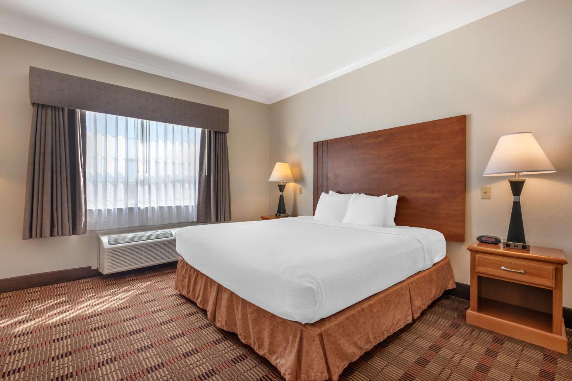 Best Western Clubhouse Inn&Suites Mineral Wells Extérieur photo